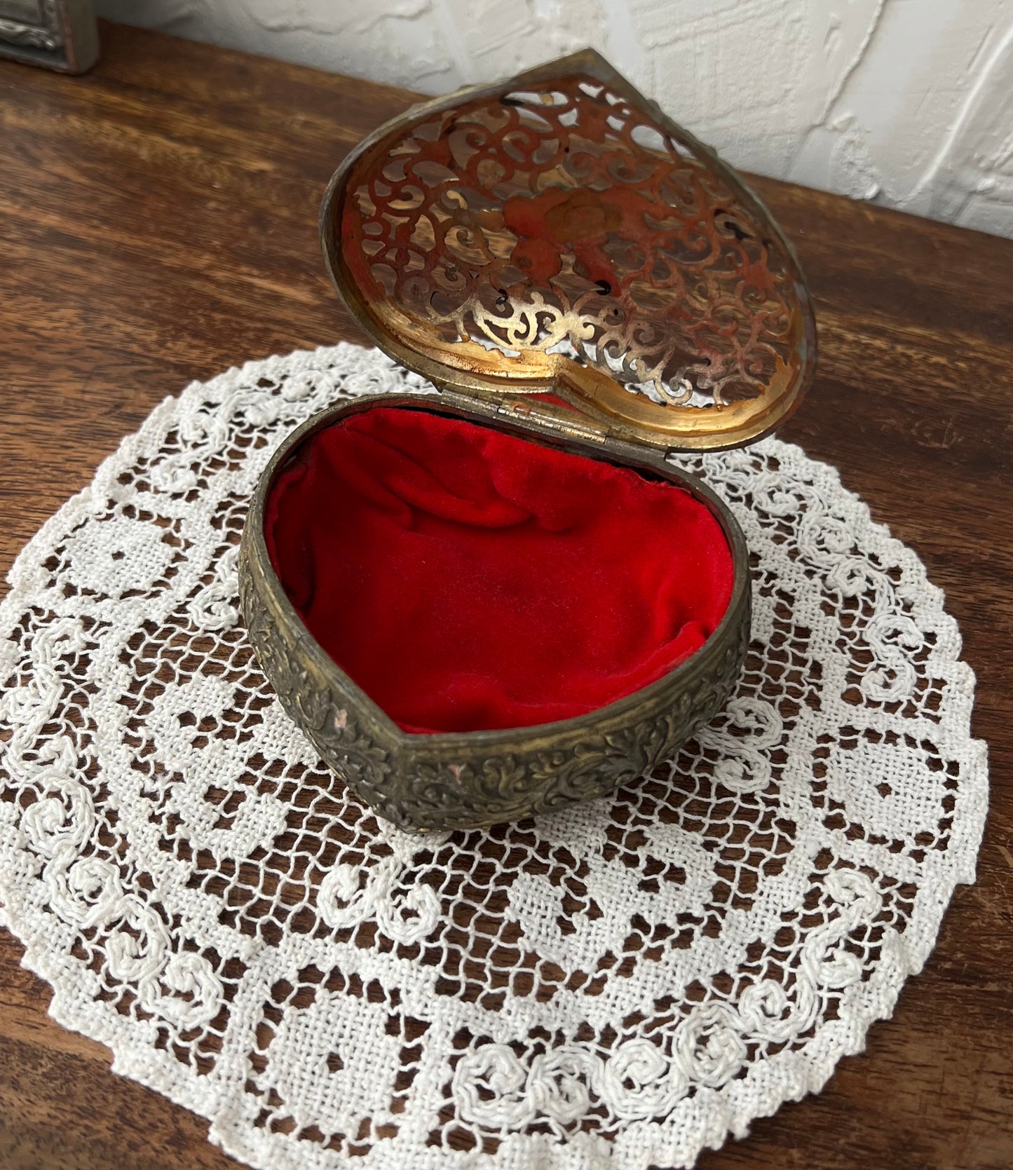 Vintage cherub jewelry box