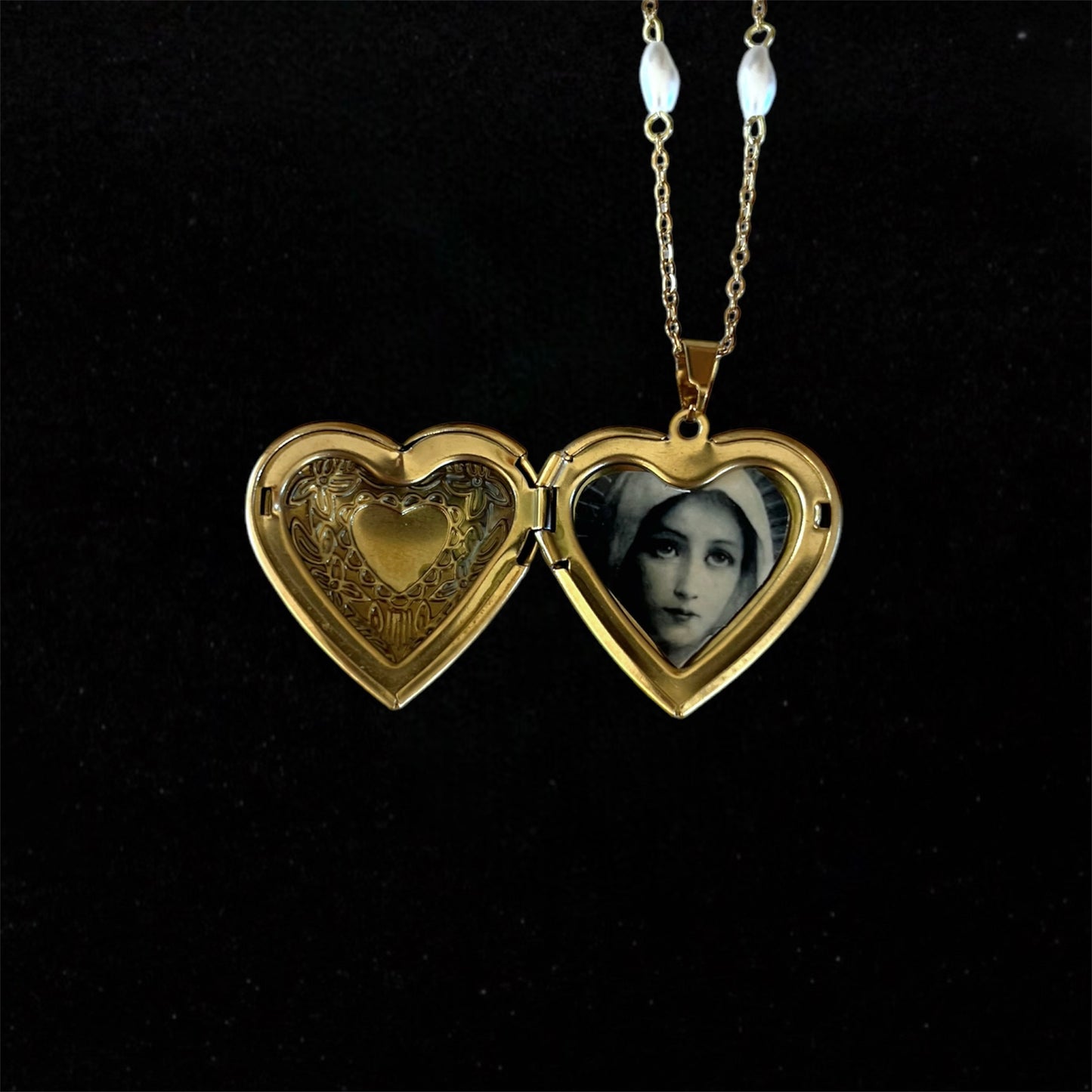 Gold heart locket picture