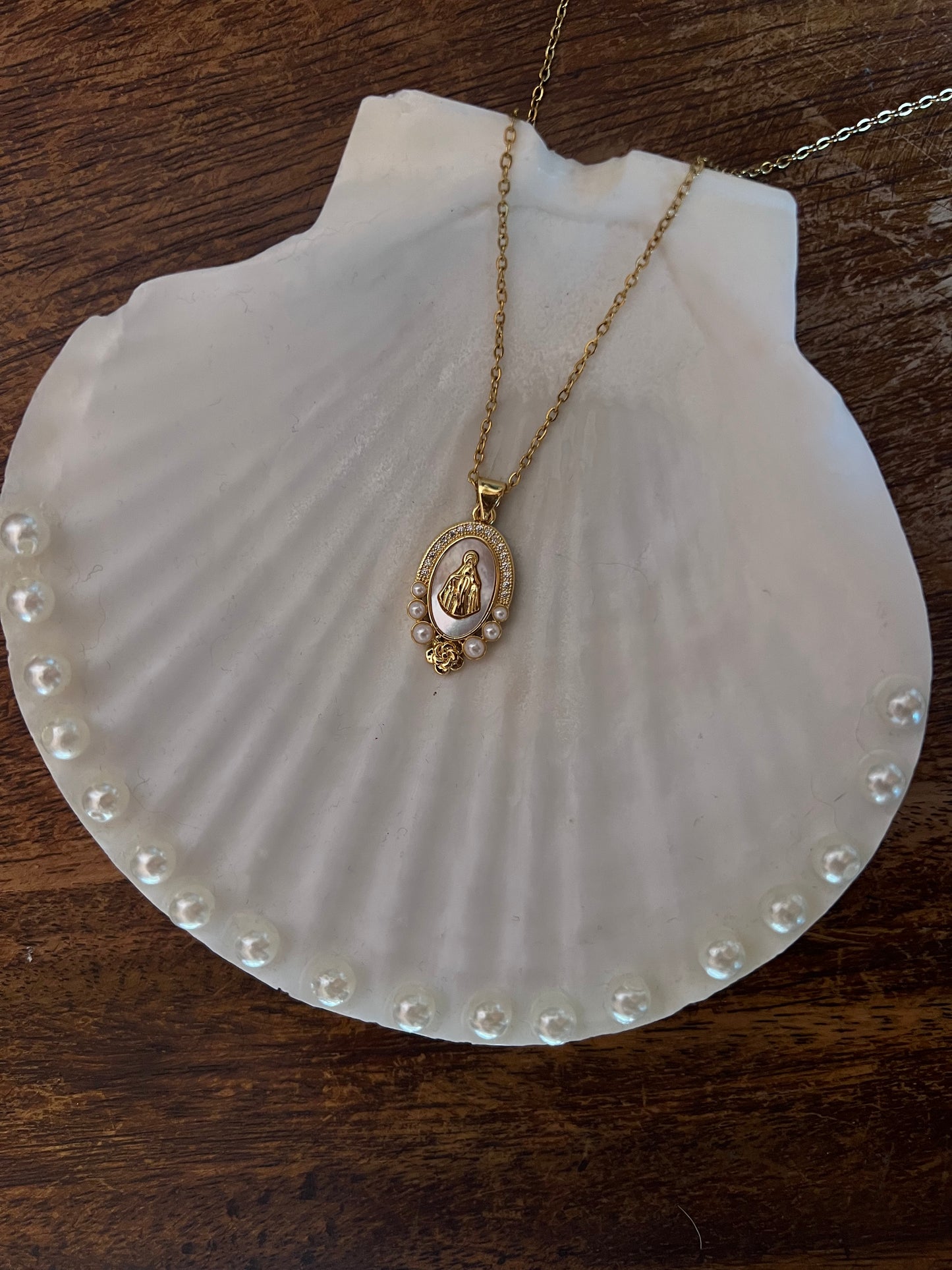 Ave Maria Bloom necklace