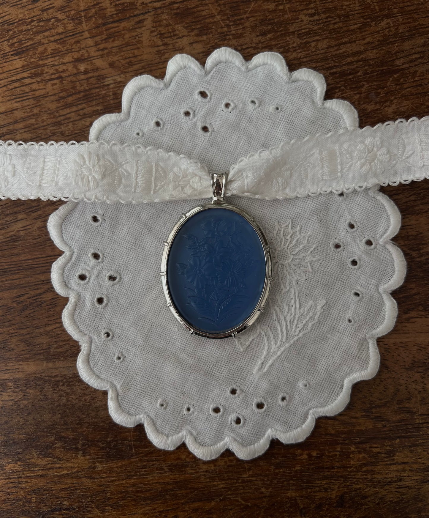 Blue romantic necklace