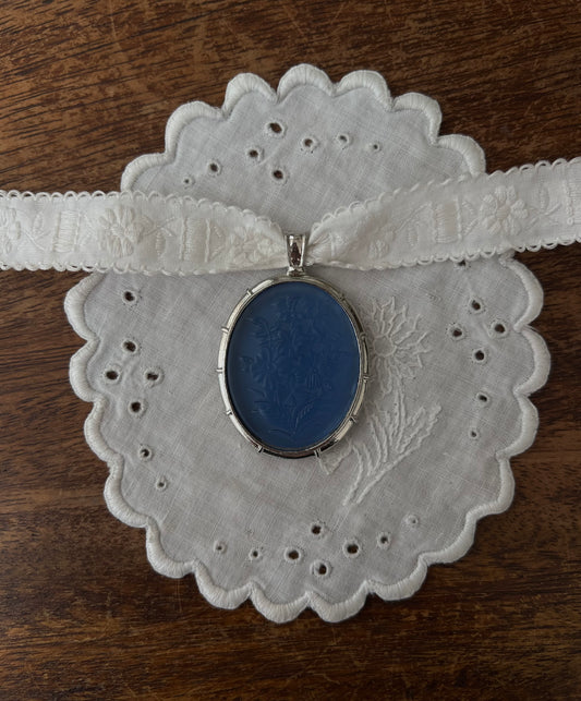 Blue romantic necklace