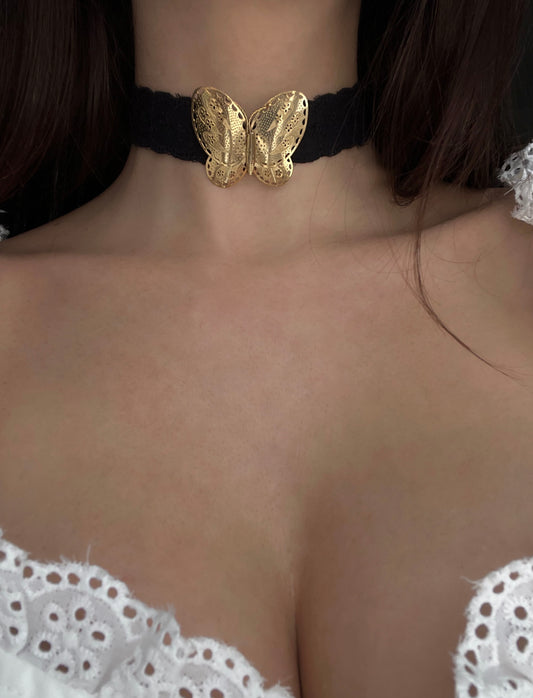 Noir Papillon choker