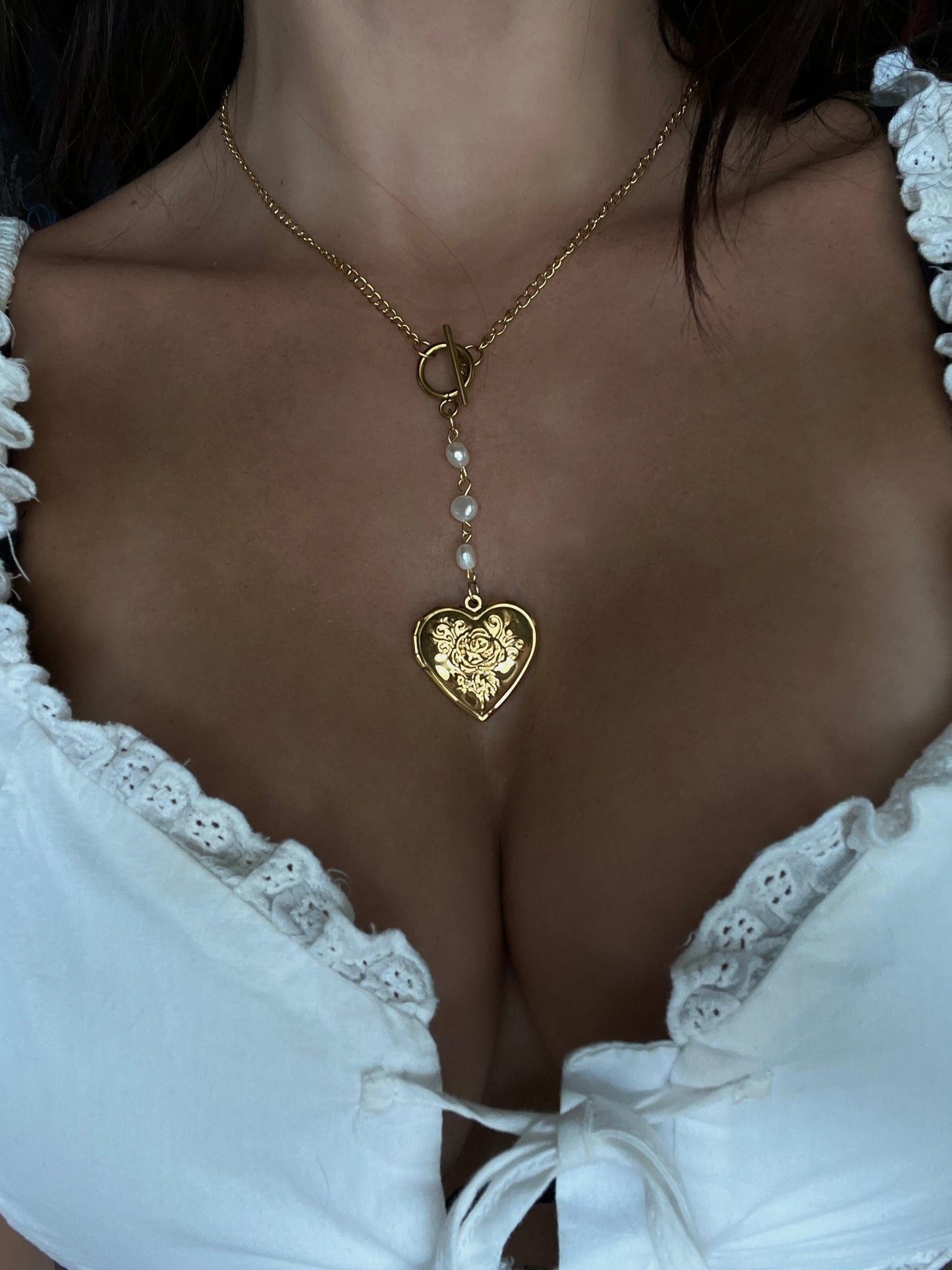 Ave Rosa necklace