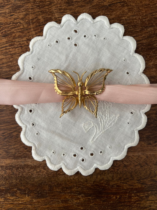 Rosé Flutter necklace