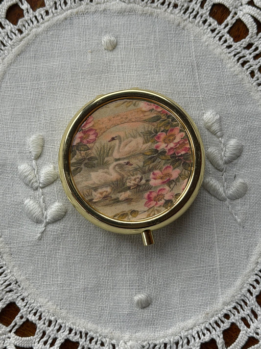 Romantic Swan pill box