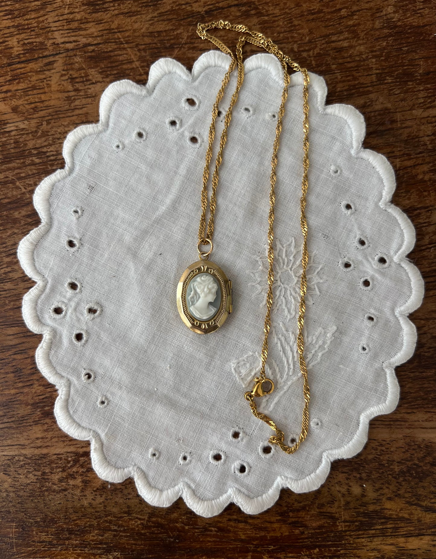 Vintage cameo locket