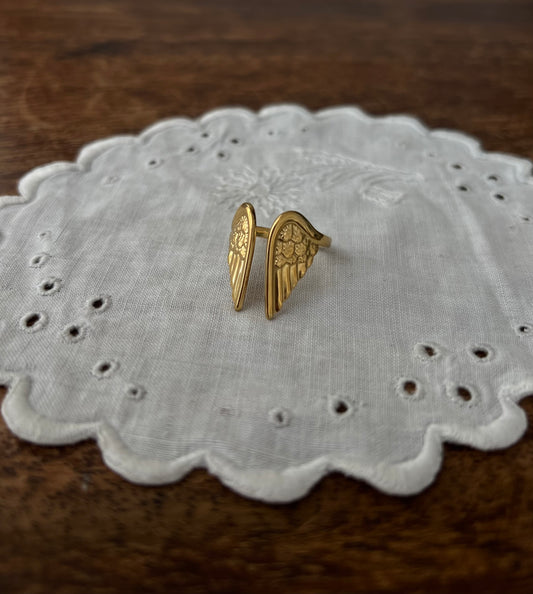 Wings ring
