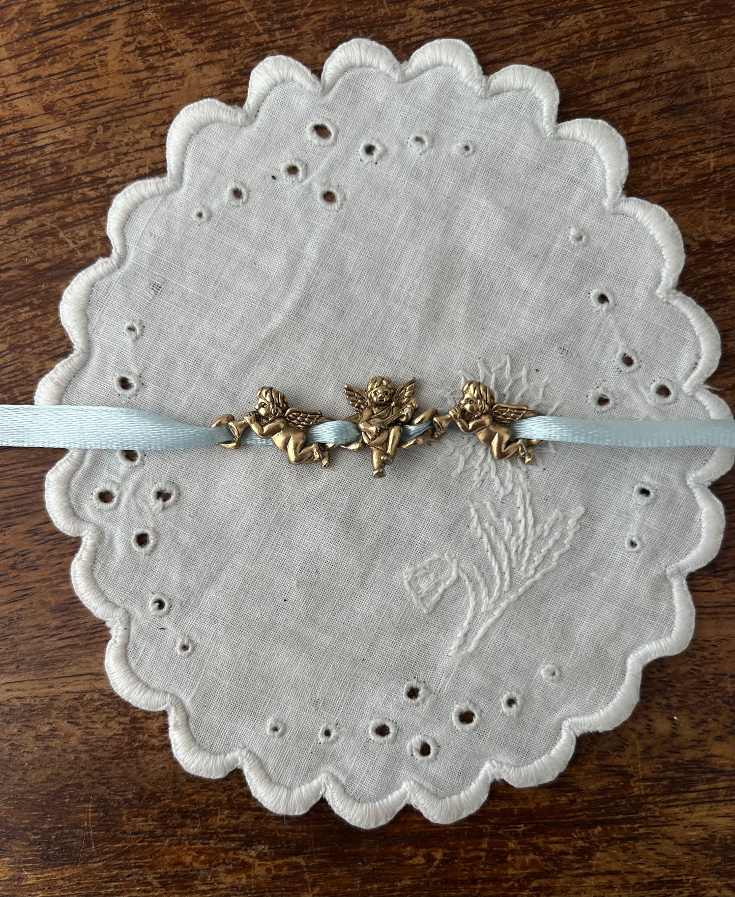 Cherub Symphony choker
