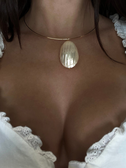 Moonlit shell necklace