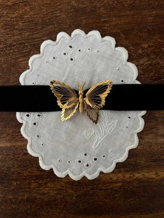 Butterfly choker