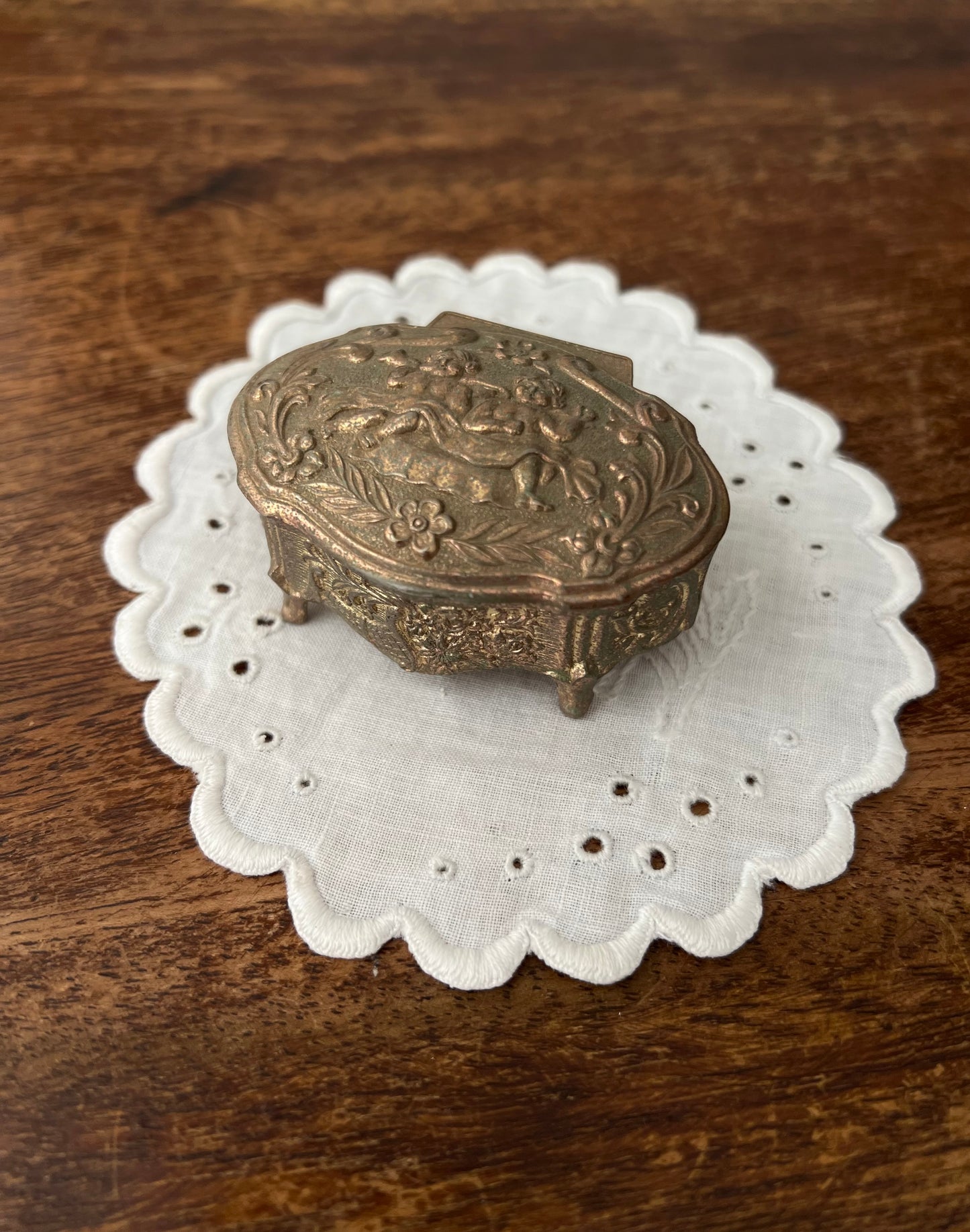 Cherub trinket box