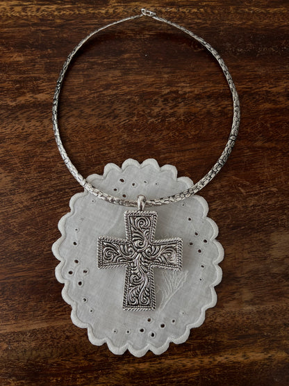 Silver armor necklace